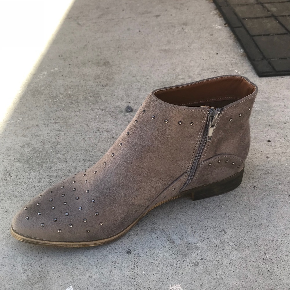Grey with rivet detail booties
